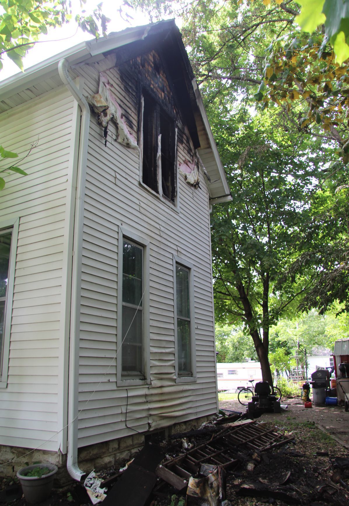 061418jr-charles-city-fire-3